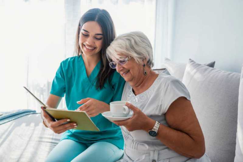 Auxiliar de Enfermagem Home Care Condomínio Quintas da Alvorada - Auxiliar de Enfermagem para Cuidar de Idoso